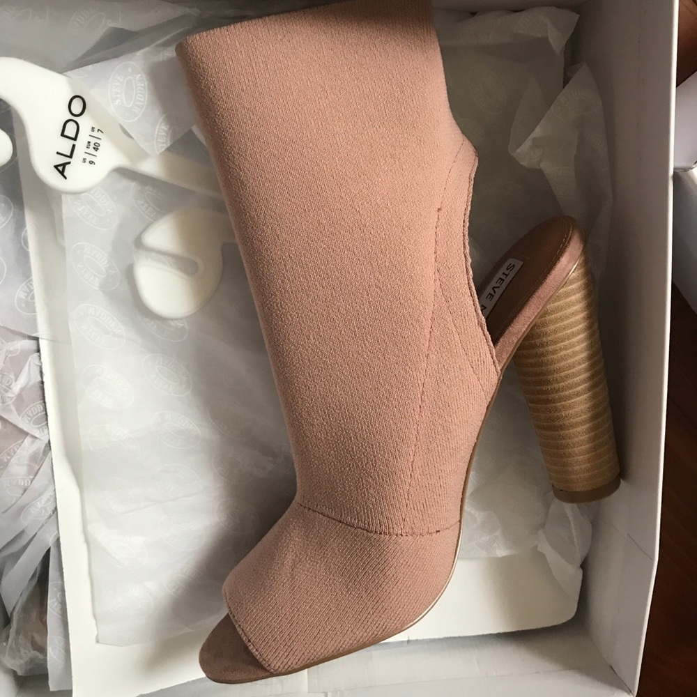 Steve Madden pink booties